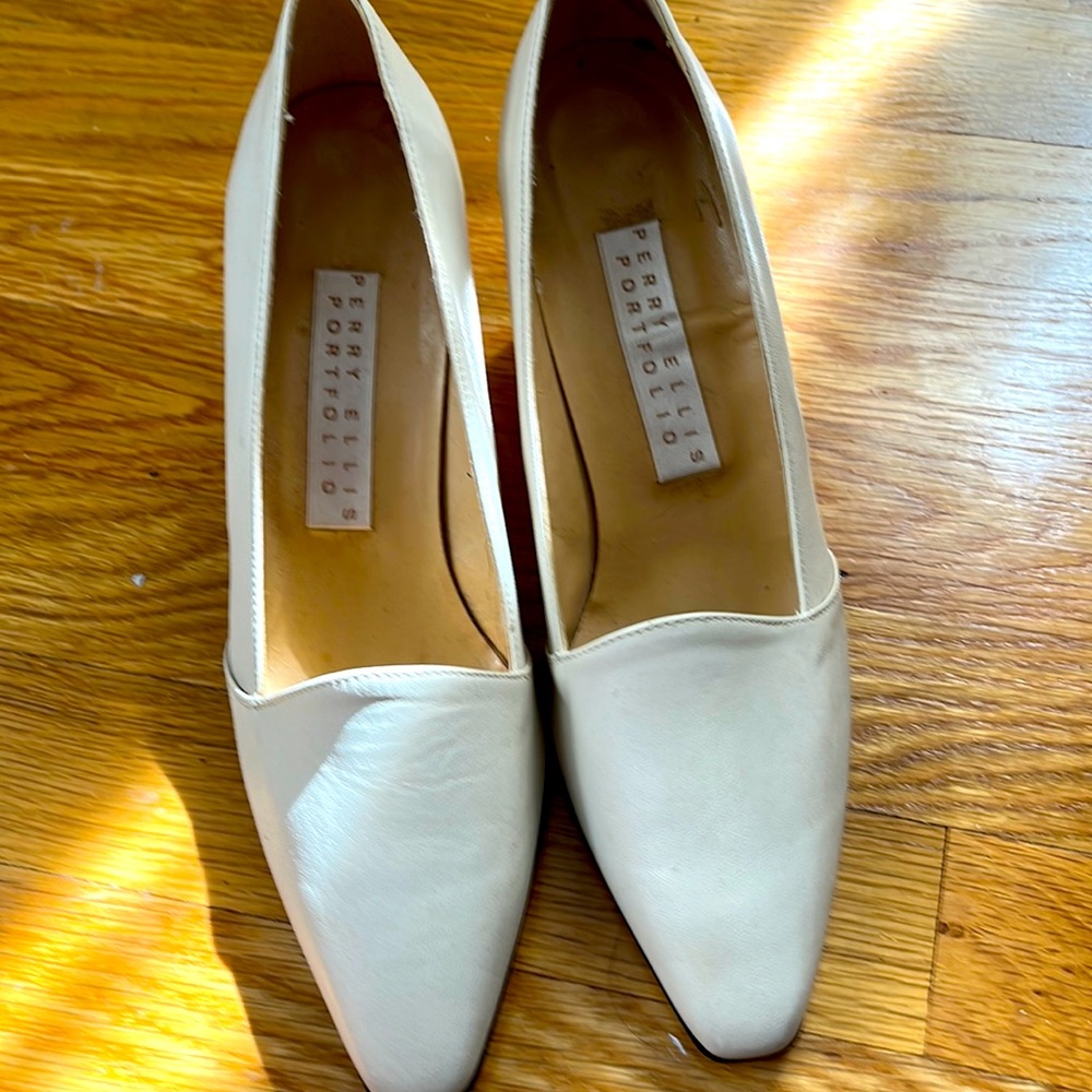 Price Firm! Perry Ellis Cream Pumps. Size 9B. New heel taps. Never worn! Leather